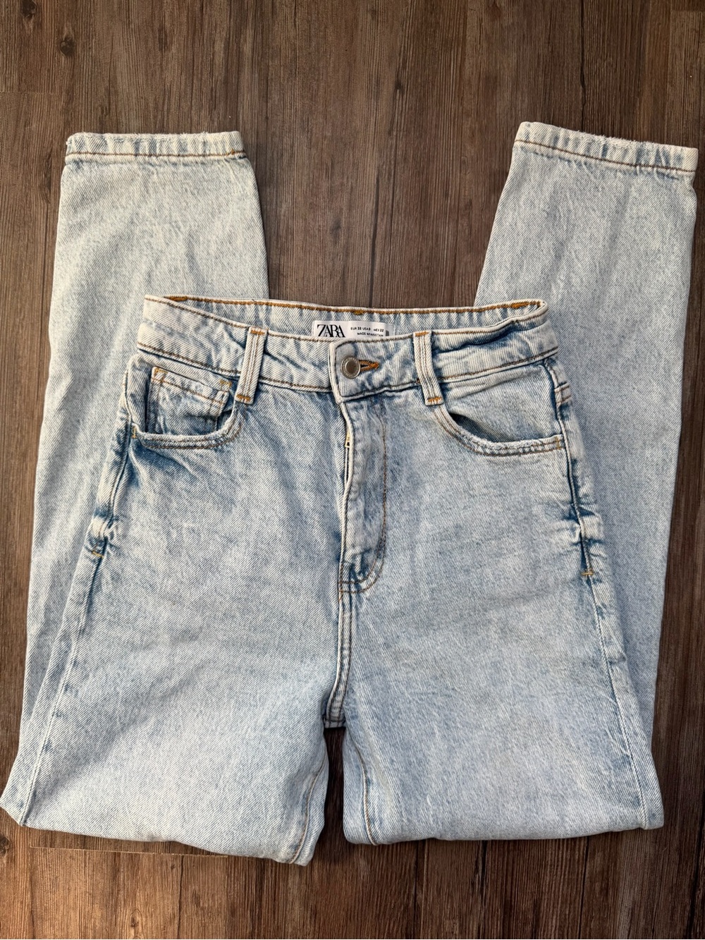 High waisted light washed jeans